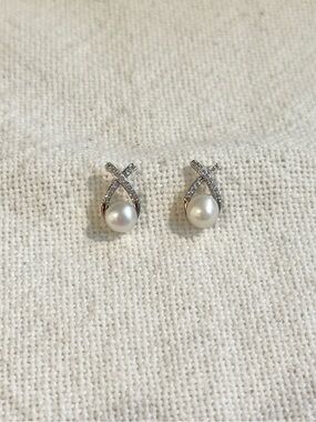 NEW! Classic Pearl & CZ Stud Earrings White Gold Plated